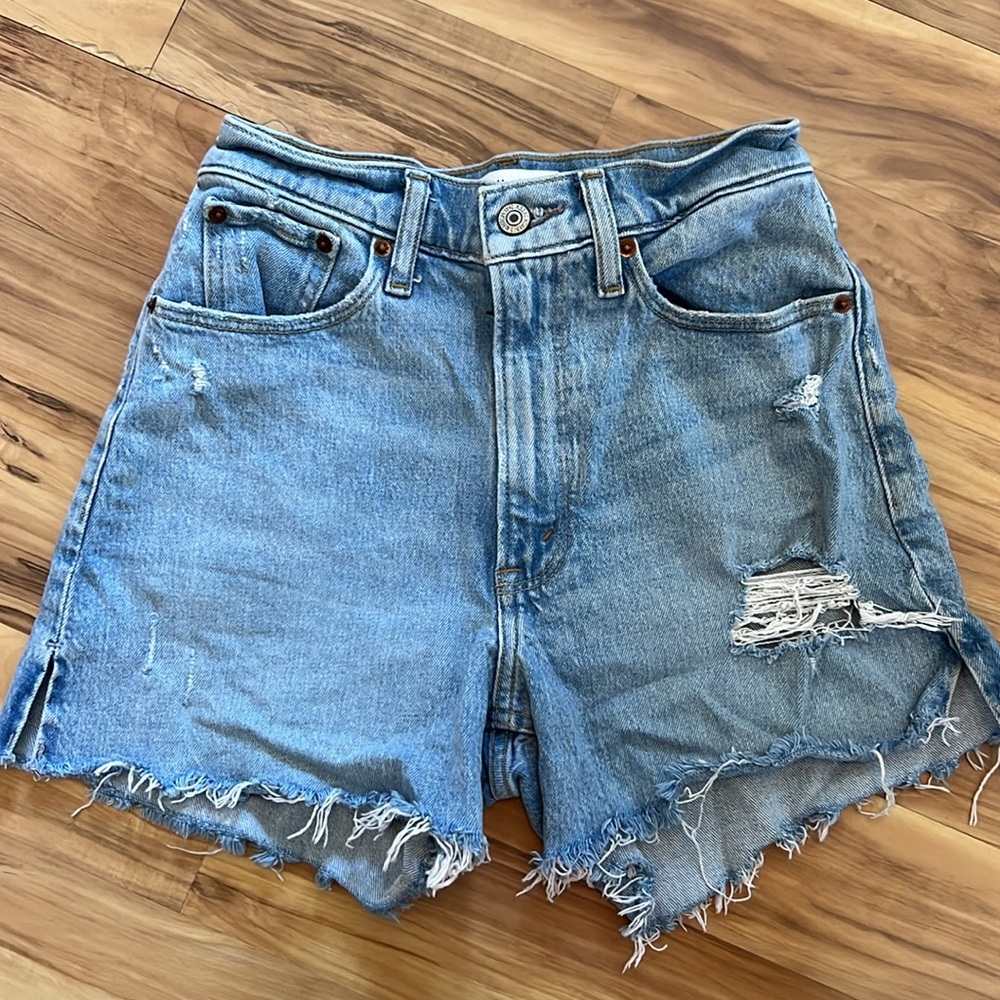 Abercrombie High Rise Mom Short Denim